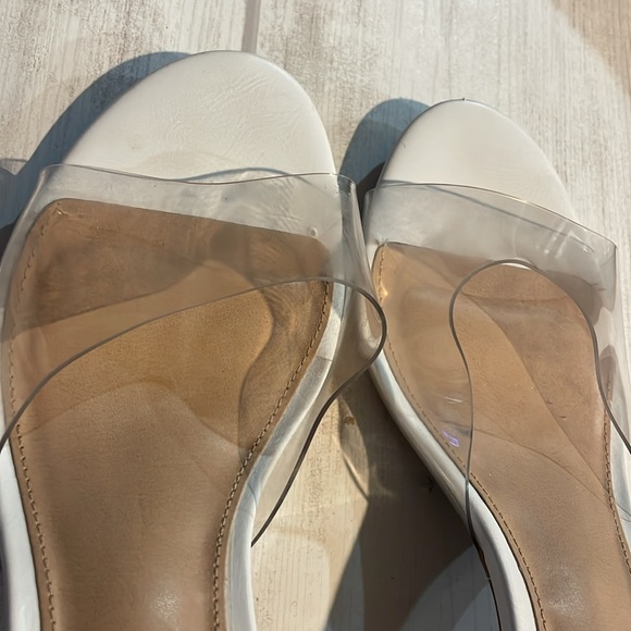 Bar III Lucite Mules Size 7.5 clear tops and ball bottom base Great condition! - Picture 2 of 11